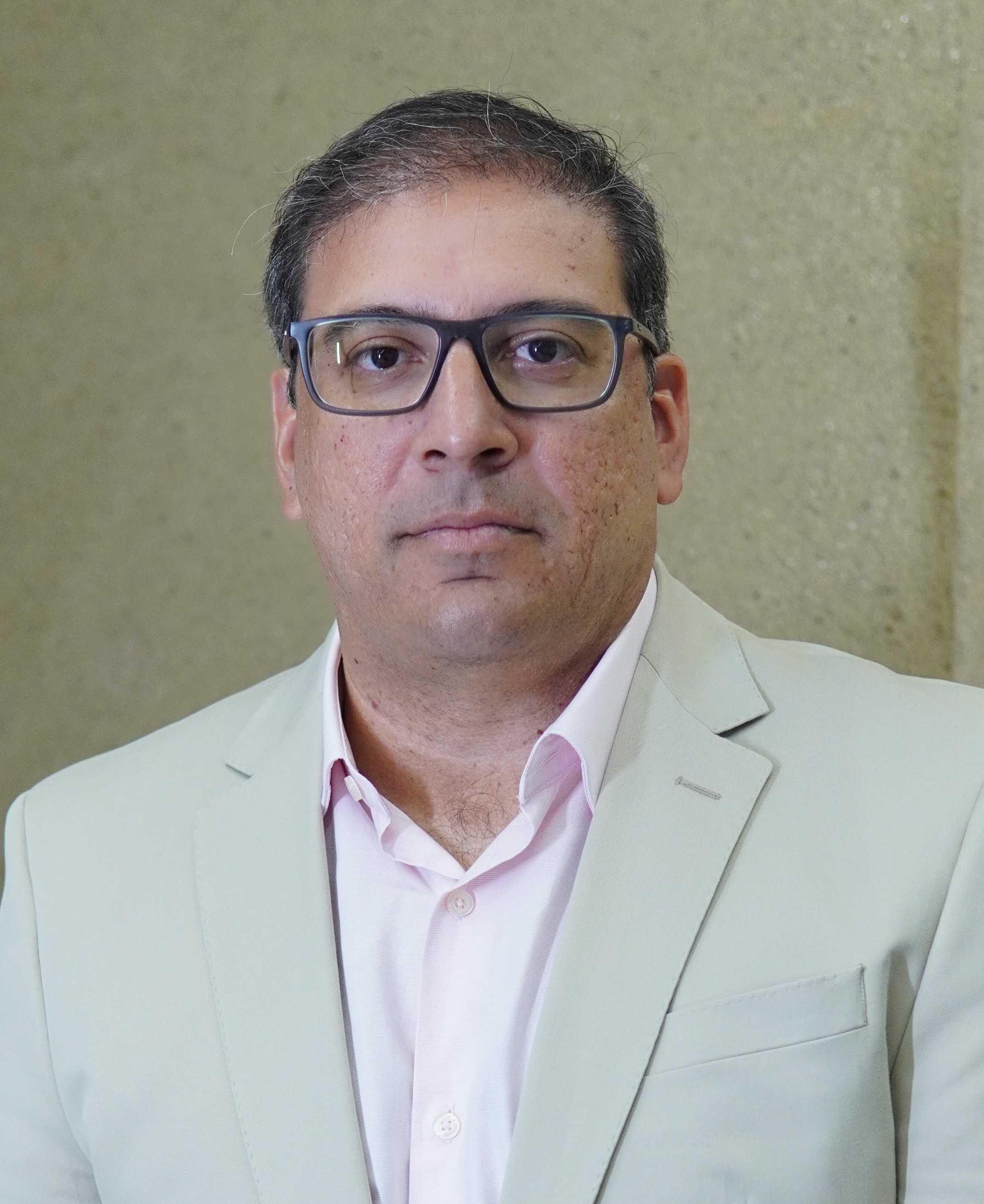 Dr. Thiago Milet